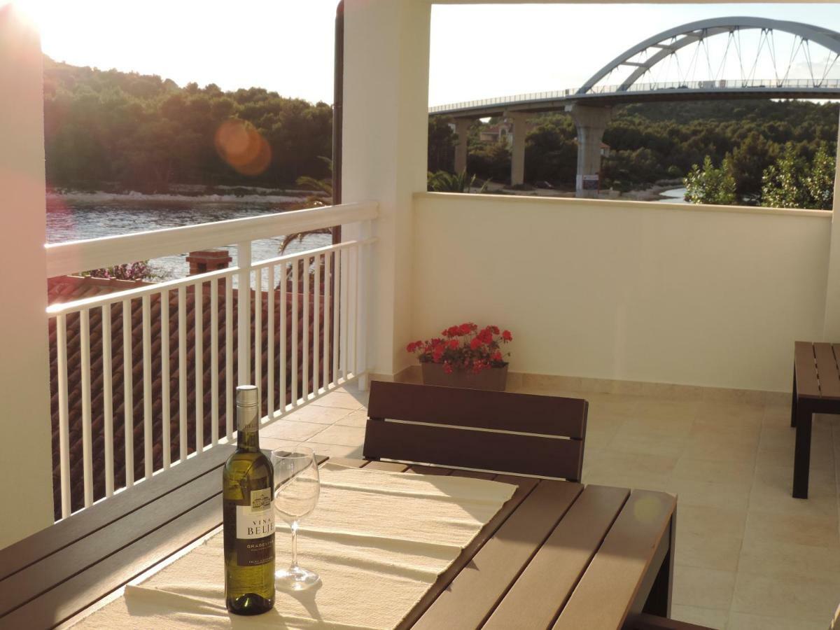 Apartman S Pogledom Zdrelac Bagian luar foto