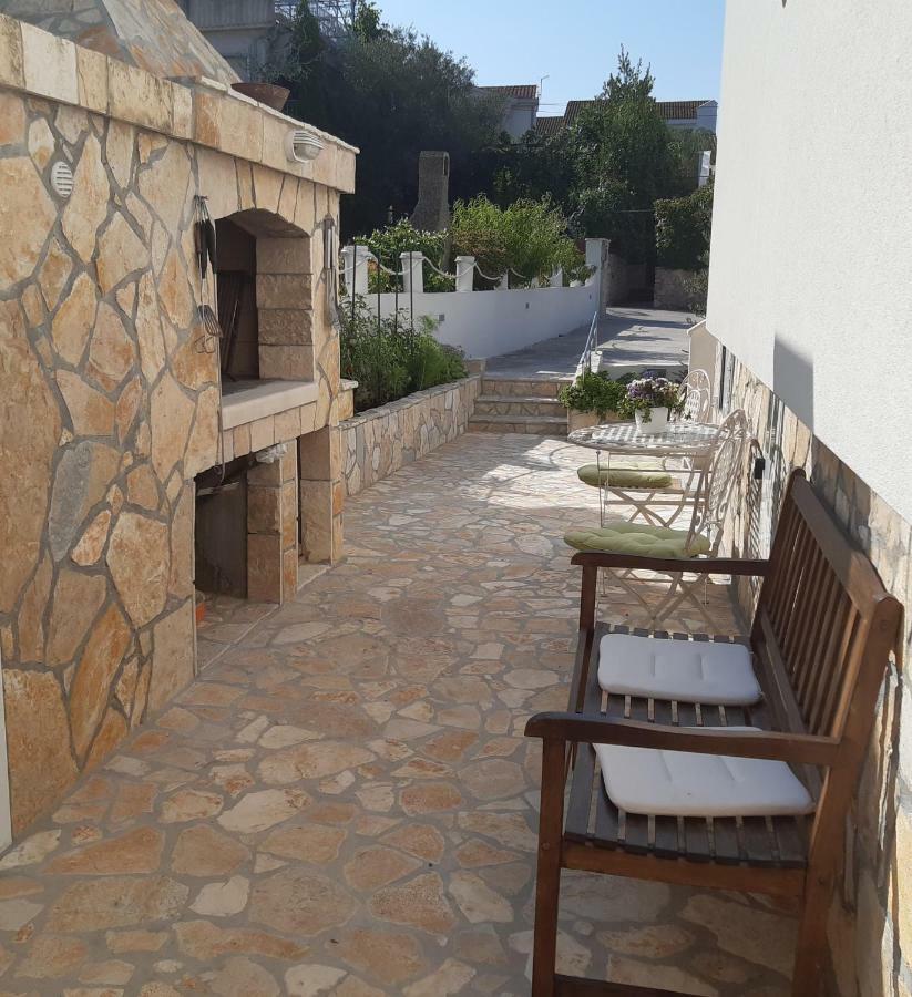 Apartman S Pogledom Zdrelac Bagian luar foto
