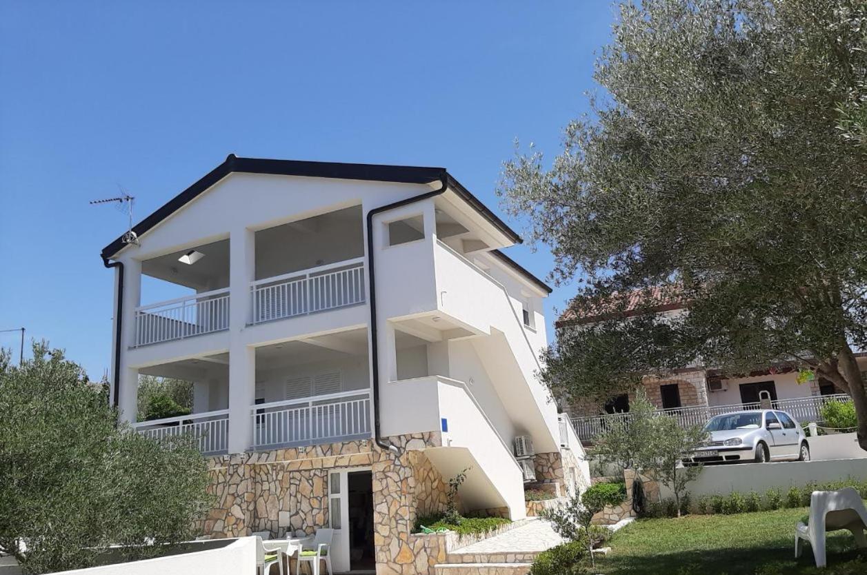 Apartman S Pogledom Zdrelac Bagian luar foto